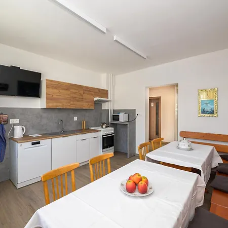 ゲストハウス Cyprian 2*