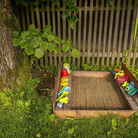 ゲストハウス Cyprian 2*